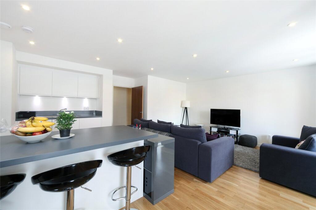 3 bed 1st Floor Flat for rent in Battersea. From John D Wood & Co. Sales - Battersea