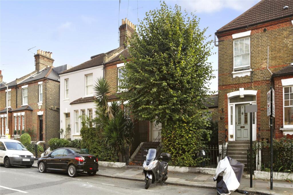 2 bed 1st Floor Flat for rent in Battersea. From John D Wood & Co. Sales - Battersea