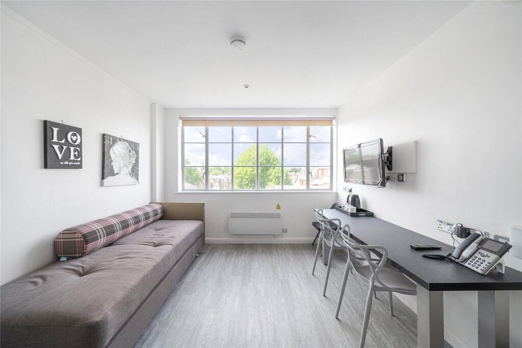 4 bed 1st Floor Flat for rent in Chelsea. From John D Wood & Co. Sales - South Kensington