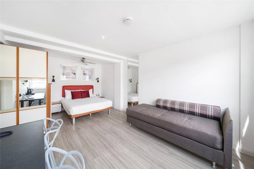 4 bed 1st Floor Flat for rent in Chelsea. From John D Wood & Co. Sales - South Kensington