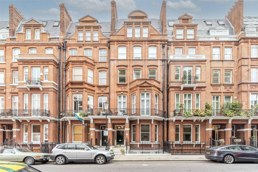 2 bed 1st Floor Flat for rent in Chelsea. From John D Wood & Co. Sales - South Kensington