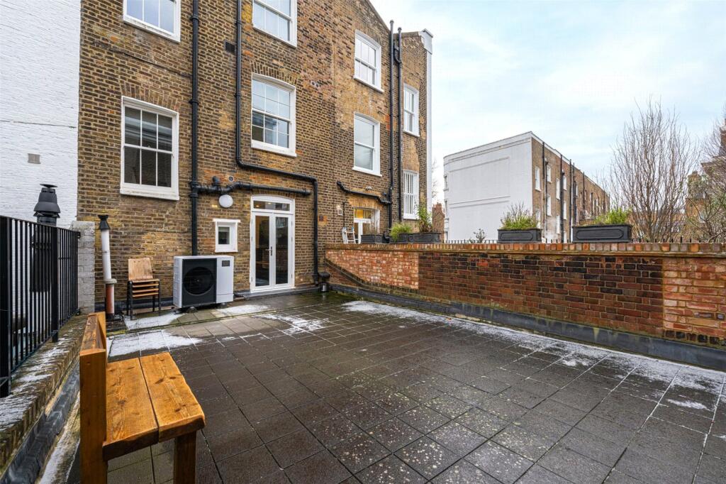 4 bed Studio for rent in Chelsea. From John D Wood & Co. Sales - South Kensington