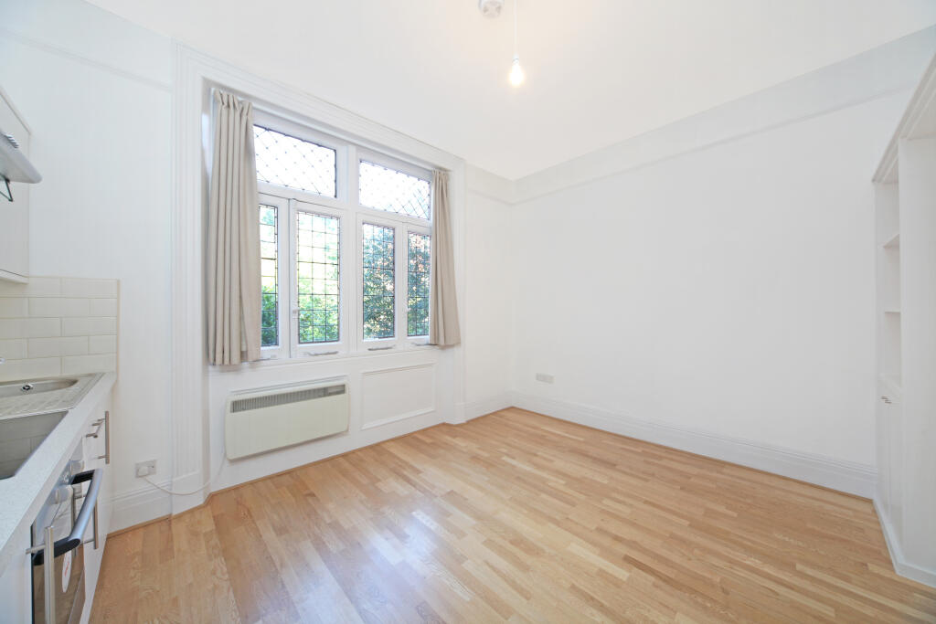 4 bed 1st Floor Flat for rent in Chelsea. From John D Wood & Co. Sales - South Kensington