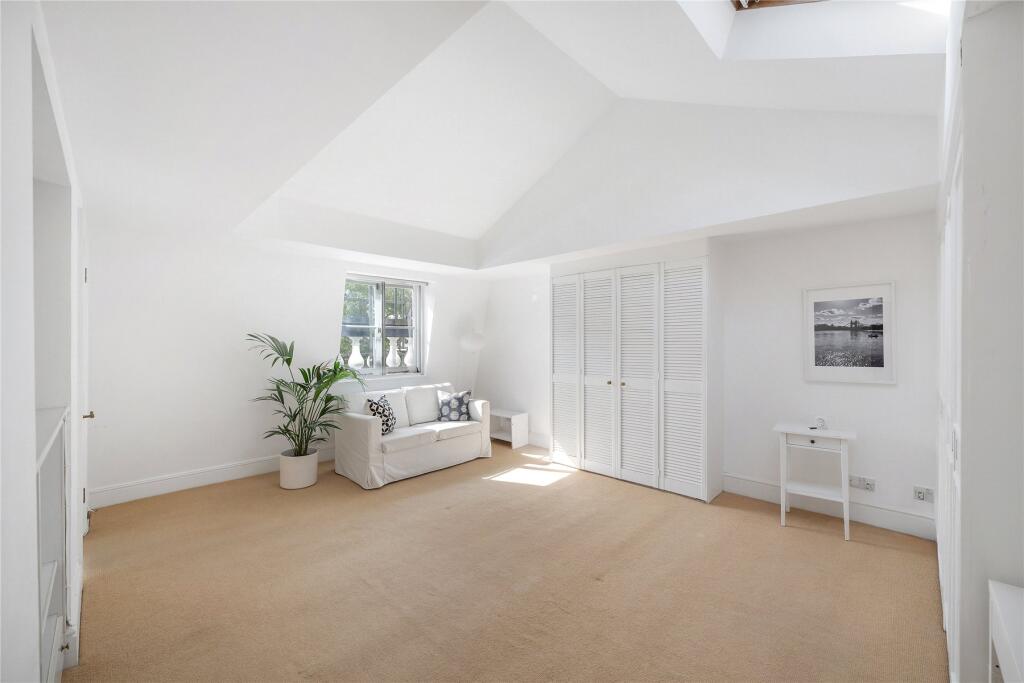 4 bed 1st Floor Flat for rent in Chelsea. From John D Wood & Co. Sales - South Kensington 4 bed 1st Floor Flat for rent in Chelsea. From John D Wood & Co. Sales - South Kensington