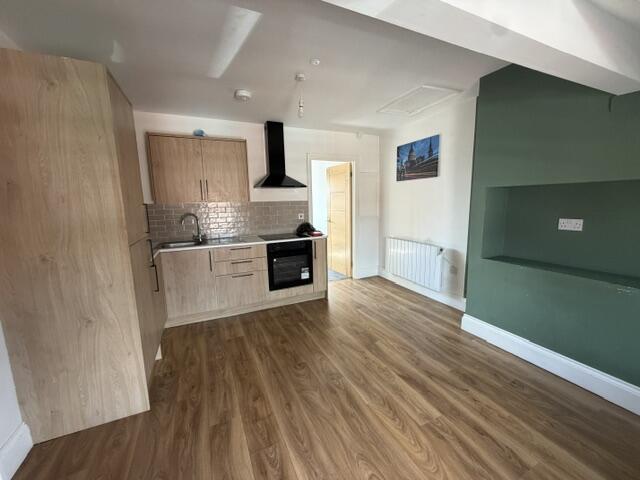4 bed Block for rent in Redditch. From JR Estates - Selly Park