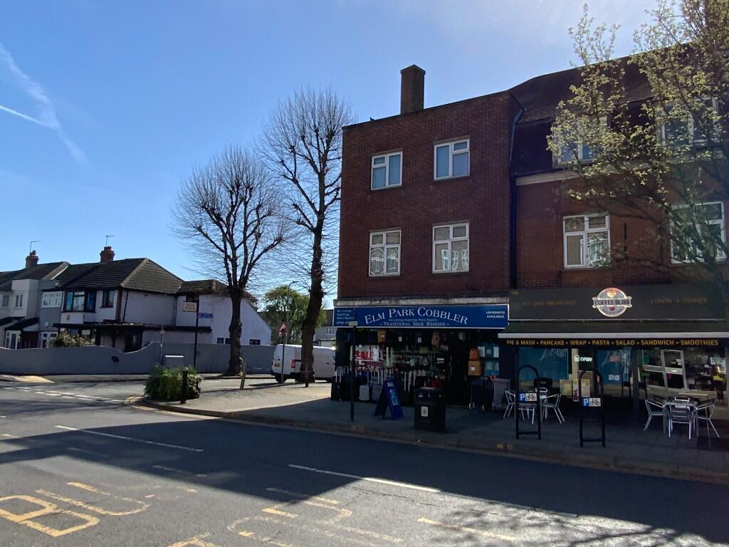 3 bed 1st Floor Flat for rent in Hornchurch. From Readings Property Services - Elm Park - Lettings