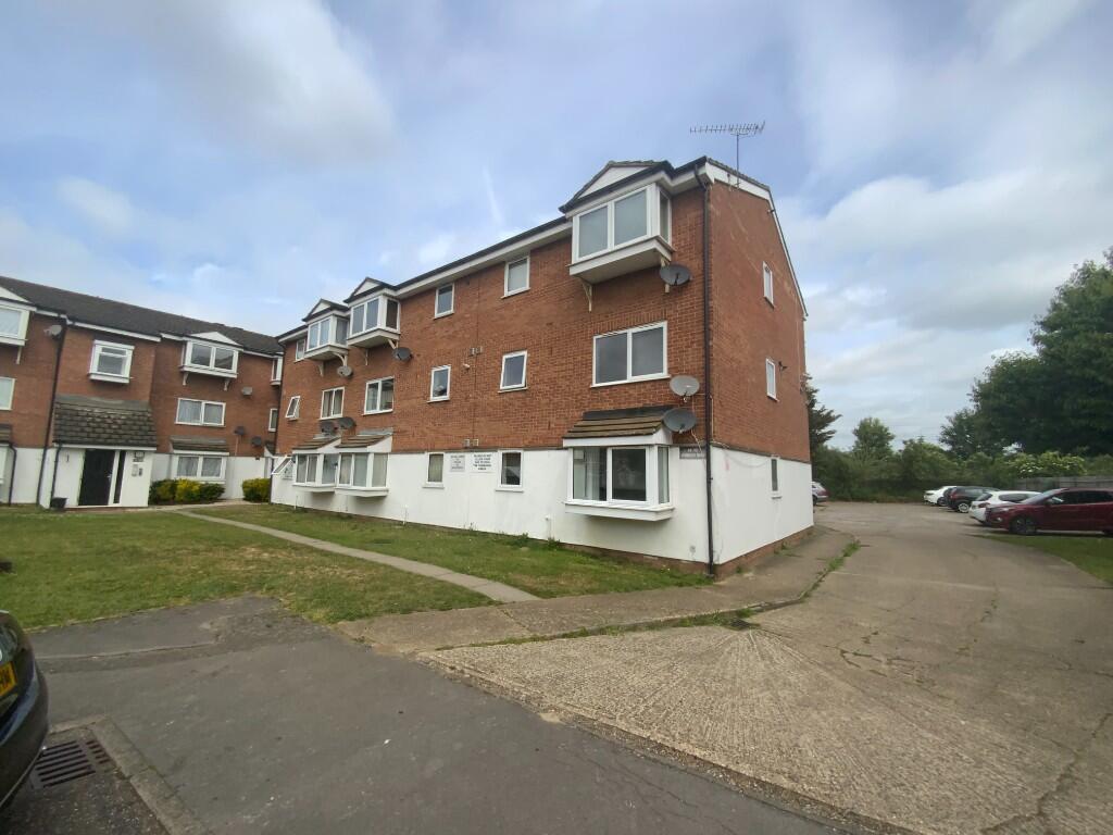 2 bed 1st Floor Flat for rent in Romford. From Readings Property Services - Elm Park - Lettings