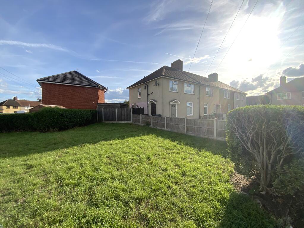 1 bed 1st Floor Flat for rent in Dagenham. From Readings Property Services - Elm Park - Lettings