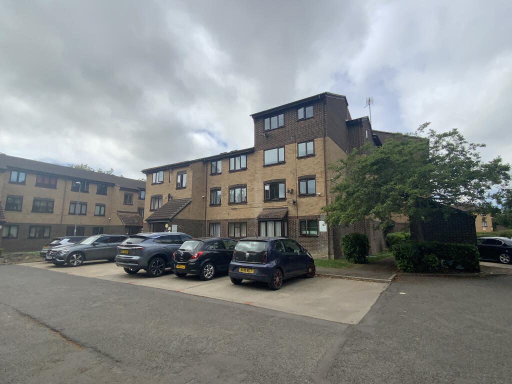 1 bed 1st Floor Flat for rent in Grays. From Readings Property Services - Elm Park - Lettings 1 bed 1st Floor Flat for rent in Grays. From Readings Property Services - Elm Park - Lettings