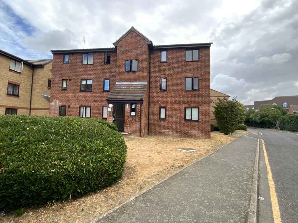 4 bed House (unspecified) for rent in Hornchurch. From Readings Property Services - Elm Park - Lettings