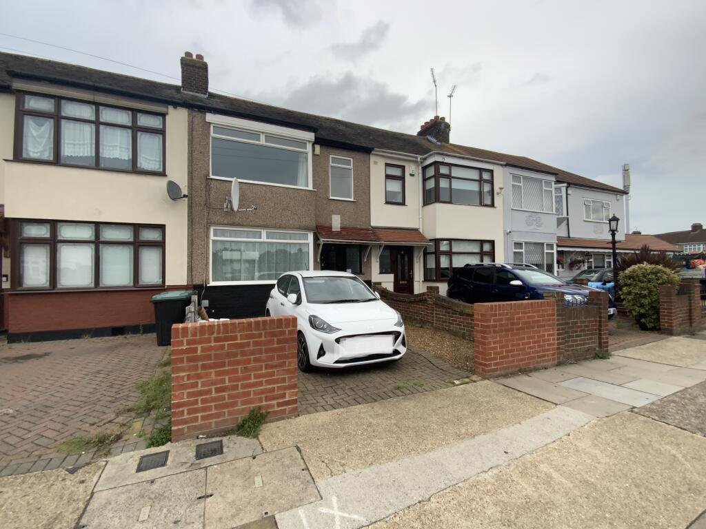 3 bed Mid Terraced House for rent in Rainham. From Readings Property Services - Elm Park - Lettings 3 bed Mid Terraced House for rent in Rainham. From Readings Property Services - Elm Park - Lettings
