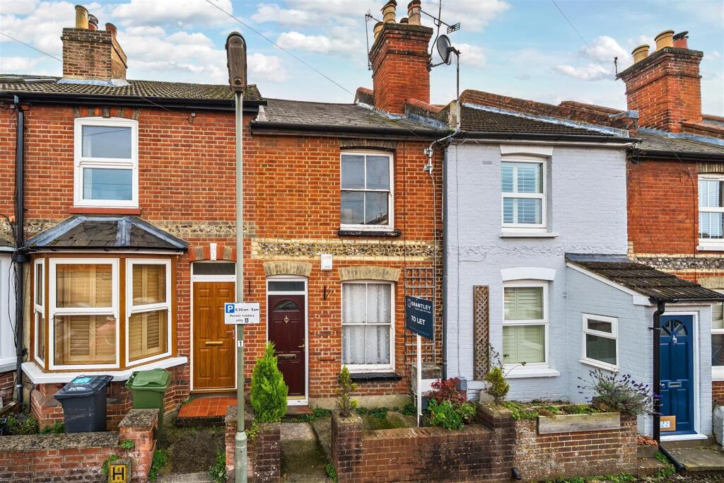 2 bed Mid Terraced House for rent in Guildford. From Grantley - Guildford