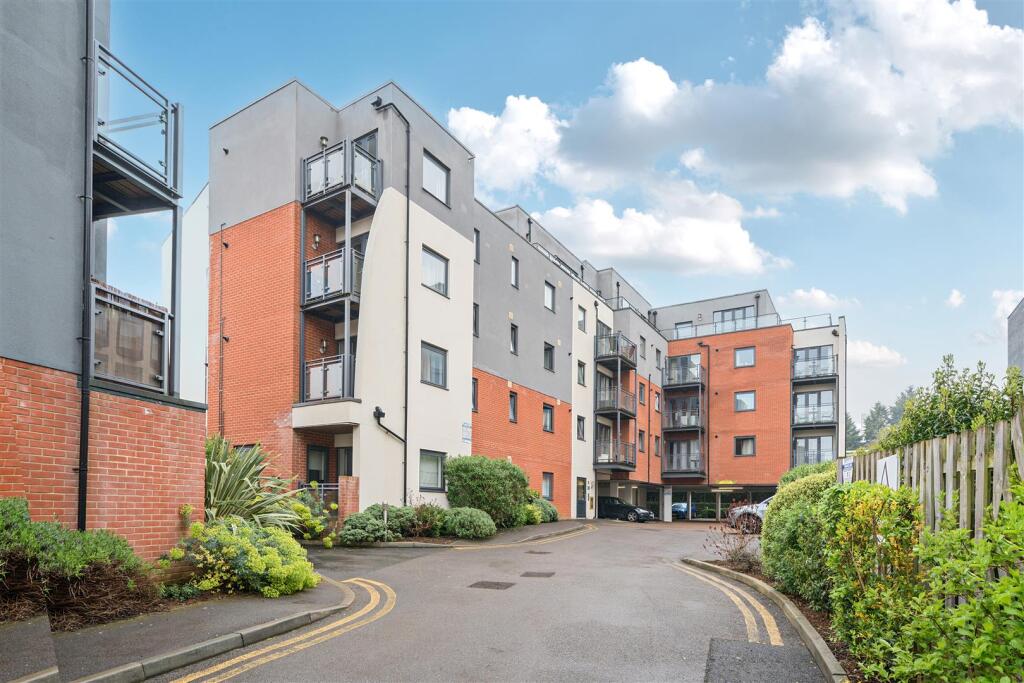 1 bed 1st Floor Flat for rent in Guildford. From Grantley - Guildford
