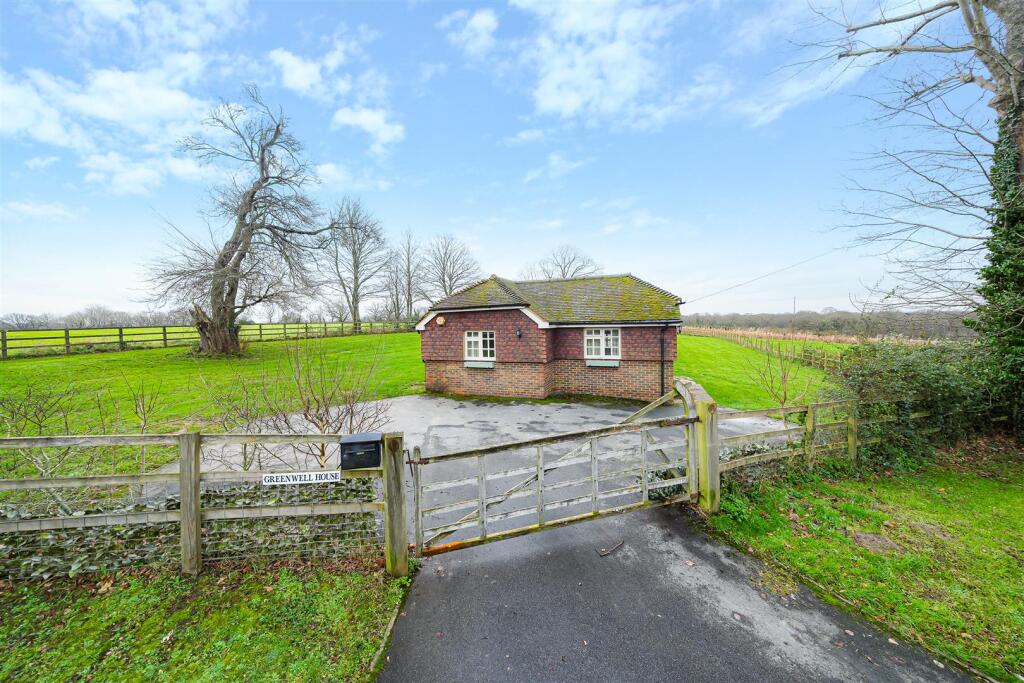 1 bed Detached bungalow for rent in Elmbridge Village. From Grantley - Guildford 1 bed Detached bungalow for rent in Elmbridge Village. From Grantley - Guildford