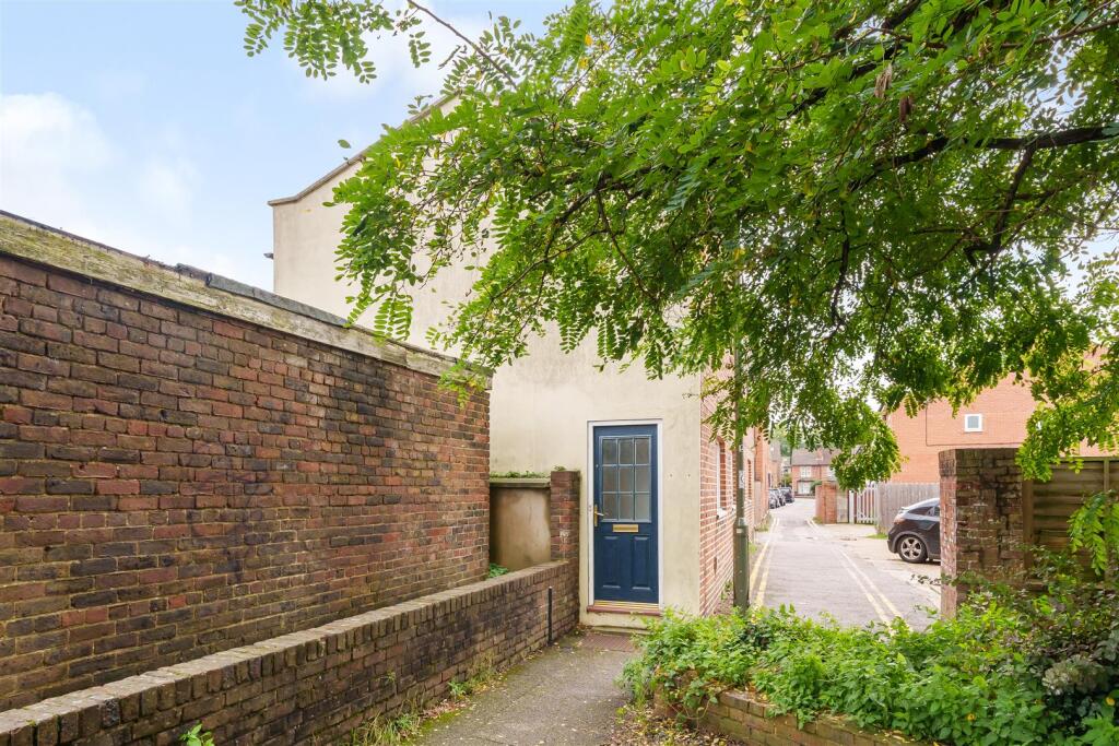 2 bed Not Specified for rent in Guildford. From Grantley - Guildford