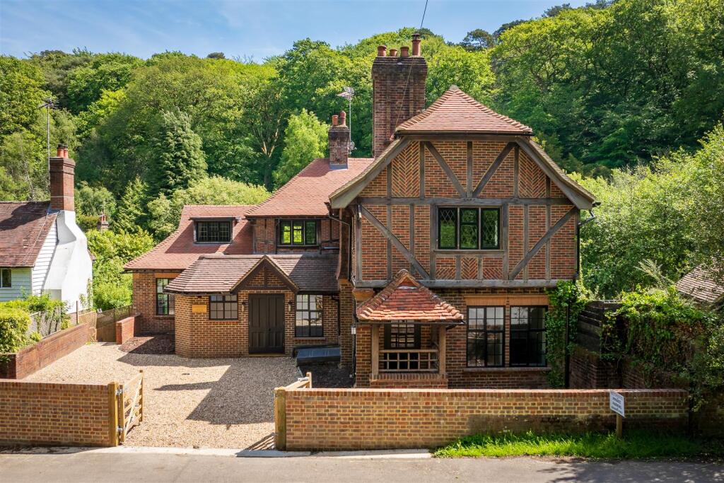 4 bed Detached for rent in Abinger Common. From Grantley - Guildford 4 bed Detached for rent in Abinger Common. From Grantley - Guildford