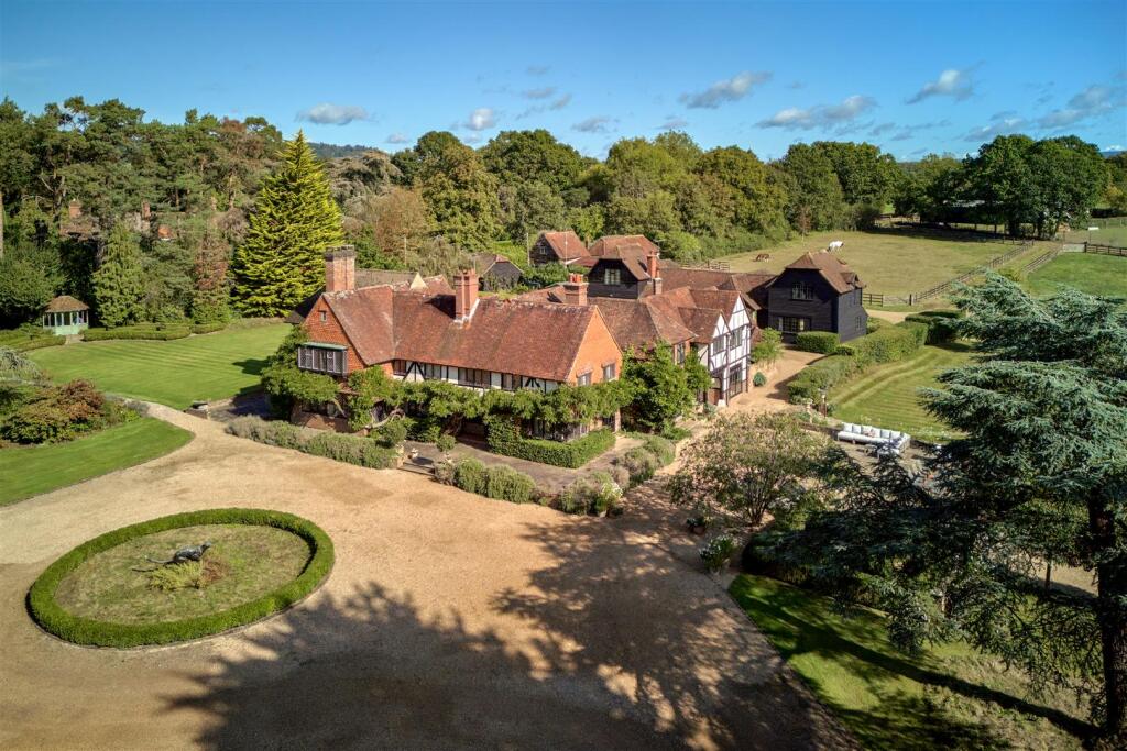 7 bed Detached for rent in Dunsfold. From Grantley - Guildford