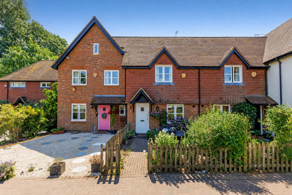 2 bed Mid Terraced House for rent in Shere. From Grantley - Guildford 2 bed Mid Terraced House for rent in Shere. From Grantley - Guildford