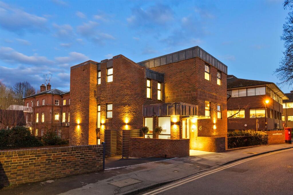 2 bed 1st Floor Flat for rent in Guildford. From Grantley - Guildford 2 bed 1st Floor Flat for rent in Guildford. From Grantley - Guildford