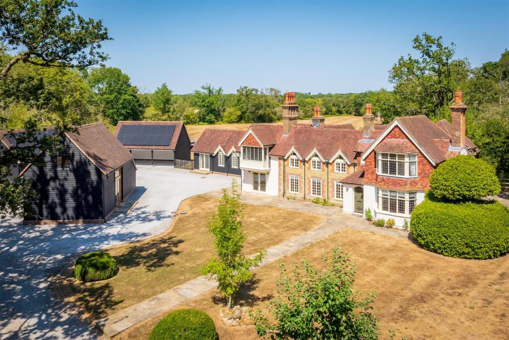6 bed Detached for rent in Elmbridge Village. From Grantley - Guildford 6 bed Detached for rent in Elmbridge Village. From Grantley - Guildford