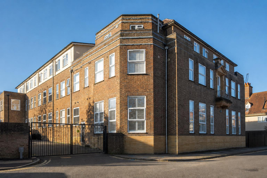 1 bed 1st Floor Flat for rent in Guildford. From Grantley - Guildford 1 bed 1st Floor Flat for rent in Guildford. From Grantley - Guildford