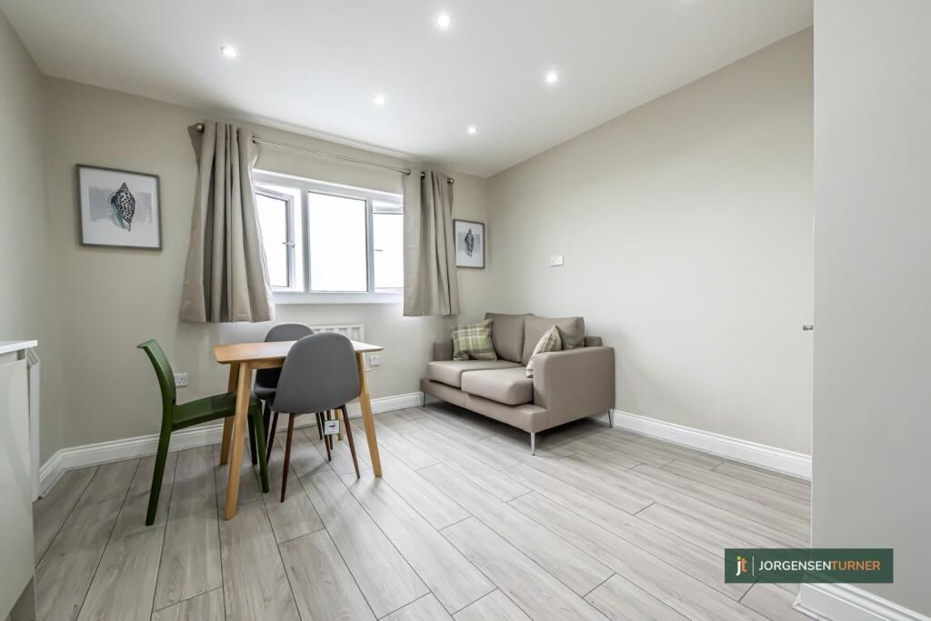 1 bed 1st Floor Flat for rent in Acton. From Jorgensen Turner - Shepherds Bush Office