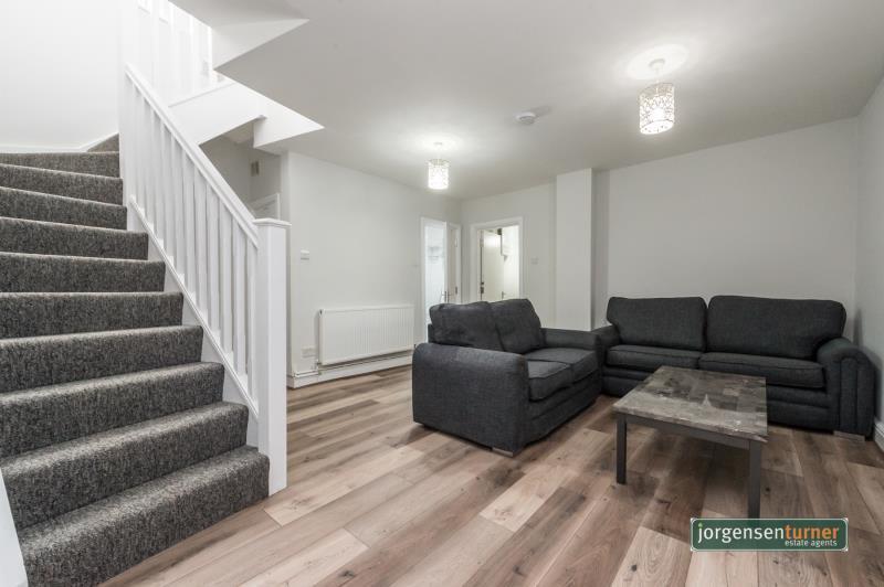 2 bed 1st Floor Flat for rent in Hammersmith. From Jorgensen Turner - Shepherds Bush Office