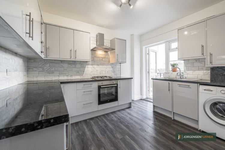 3 bed 1st Floor Flat for rent in Hammersmith. From Jorgensen Turner - Shepherds Bush Office