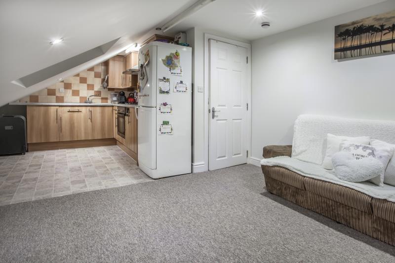 1 bed 1st Floor Flat for rent in Acton. From Jorgensen Turner - Shepherds Bush Office