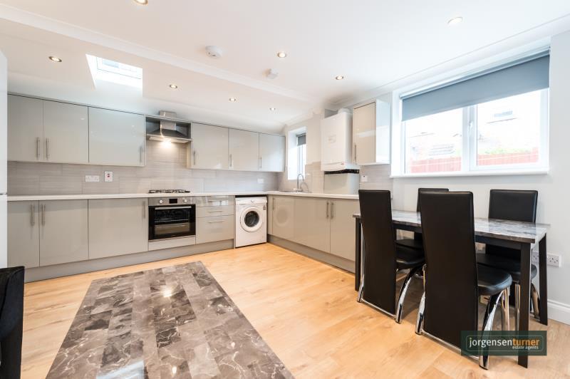 3 bed Annexe for rent in Hammersmith. From Jorgensen Turner - Shepherds Bush Office 3 bed Annexe for rent in Hammersmith. From Jorgensen Turner - Shepherds Bush Office