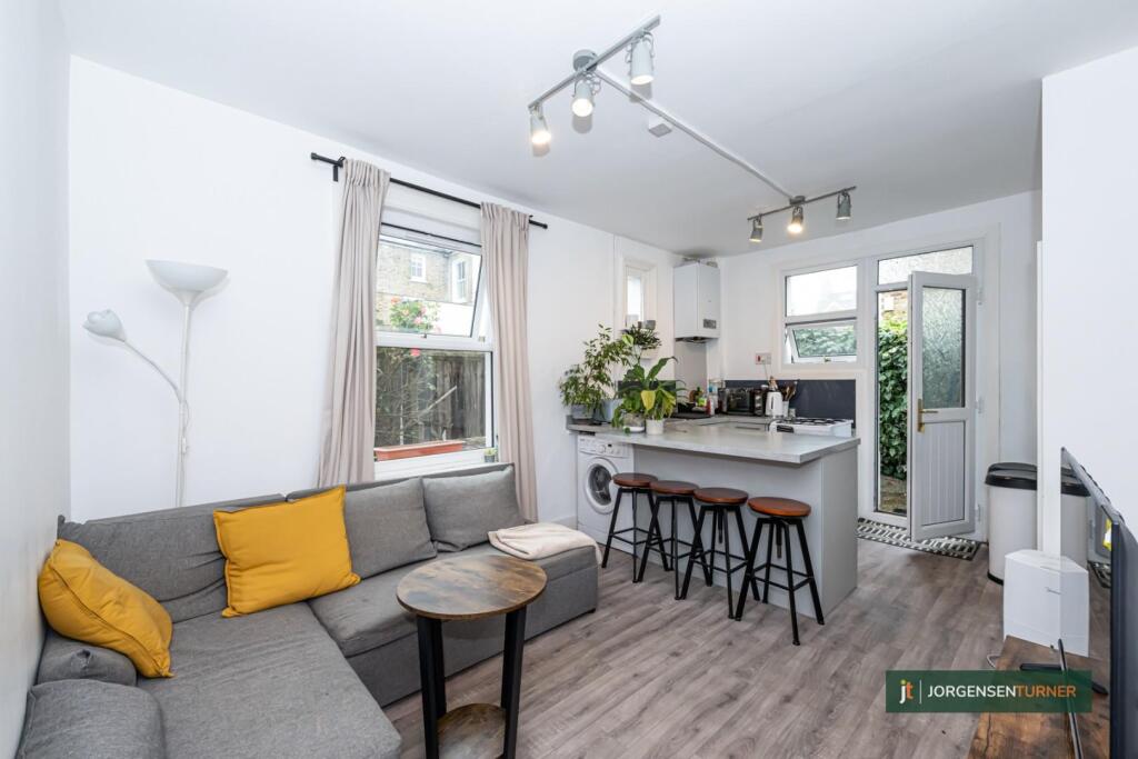 2 bed Annexe for rent in Hammersmith. From Jorgensen Turner - Shepherds Bush Office 2 bed Annexe for rent in Hammersmith. From Jorgensen Turner - Shepherds Bush Office