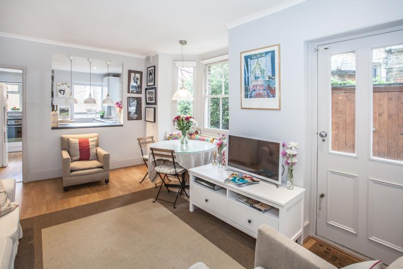 2 bed Detached for rent in Hammersmith. From Jorgensen Turner - Shepherds Bush Office 2 bed Detached for rent in Hammersmith. From Jorgensen Turner - Shepherds Bush Office