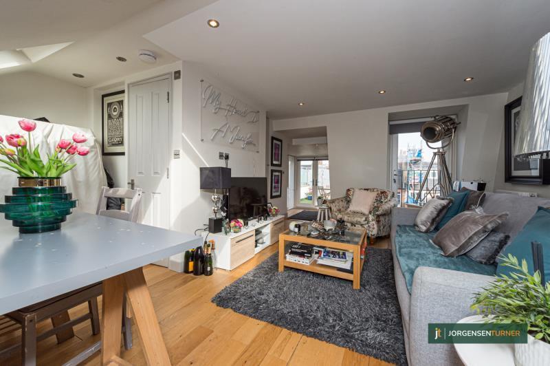 2 bed 1st Floor Flat for rent in Hammersmith. From Jorgensen Turner - Shepherds Bush Office