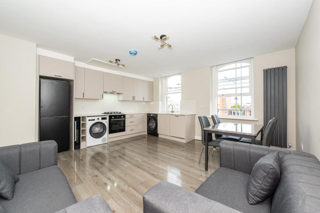 3 bed 1st Floor Flat for rent in Hammersmith. From Jorgensen Turner - Shepherds Bush Office 3 bed 1st Floor Flat for rent in Hammersmith. From Jorgensen Turner - Shepherds Bush Office