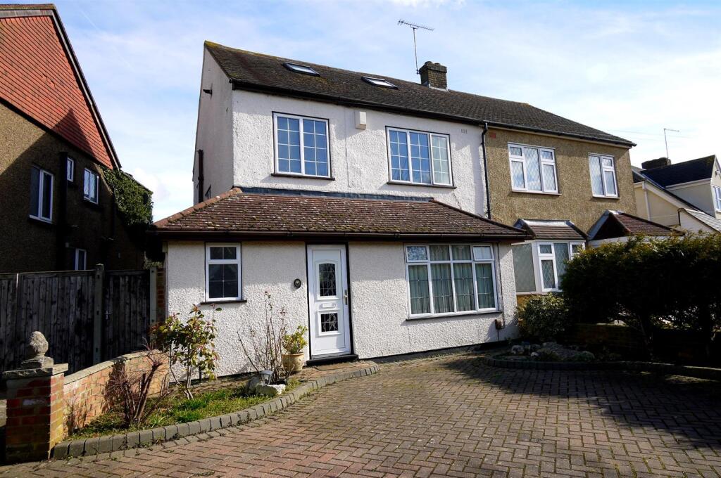 4 bed Semi Detached for rent in Goff's Oak. From JR Property Services
