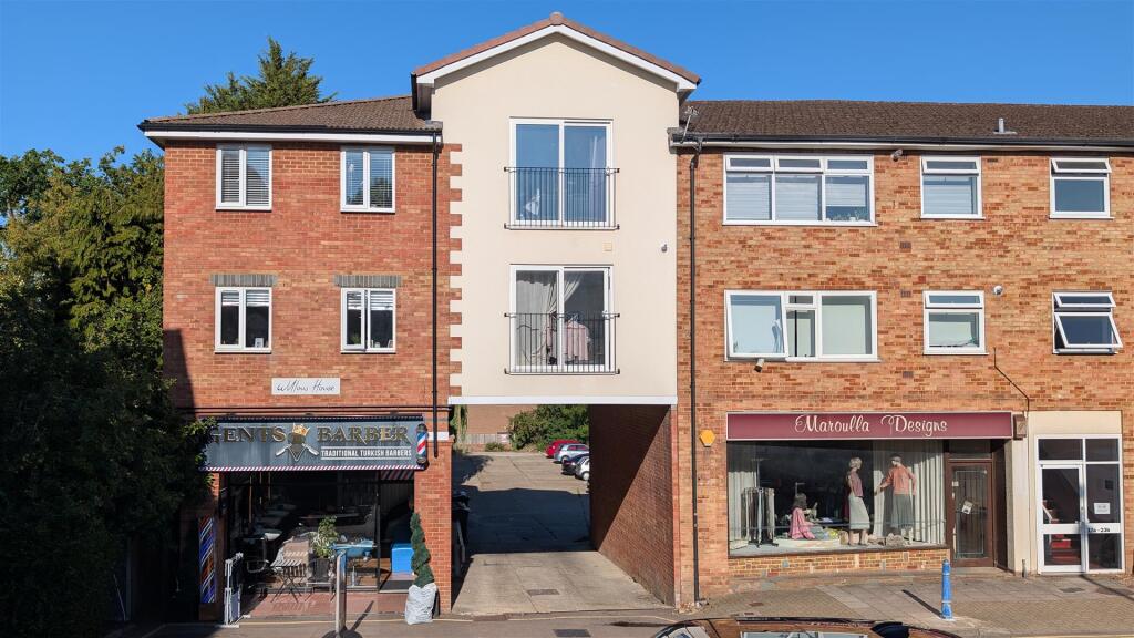 1 bed 1st Floor Flat for rent in Cuffley. From JR Property Services