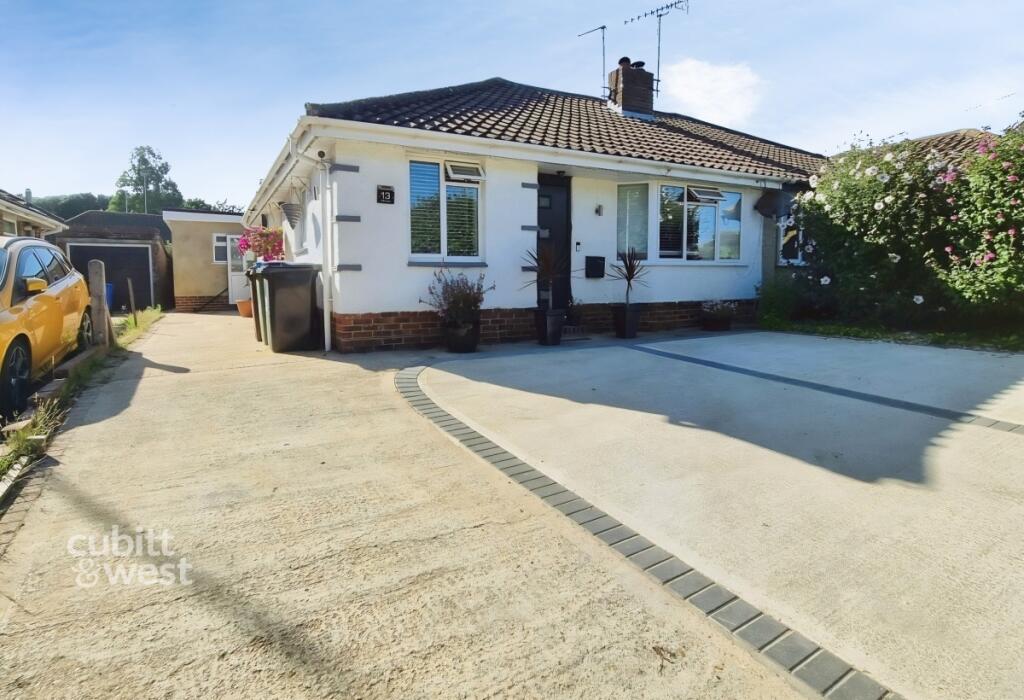 0 bed Studio for rent in Toddington. From Cubitt & West Residential Lettings - Bognor Regis