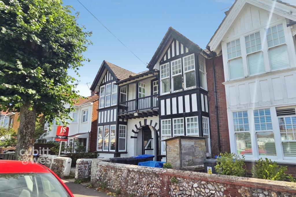 2 bed 1st Floor Flat for rent in Findon. From Cubitt & West Residential Lettings - Bognor Regis 2 bed 1st Floor Flat for rent in Findon. From Cubitt & West Residential Lettings - Bognor Regis
