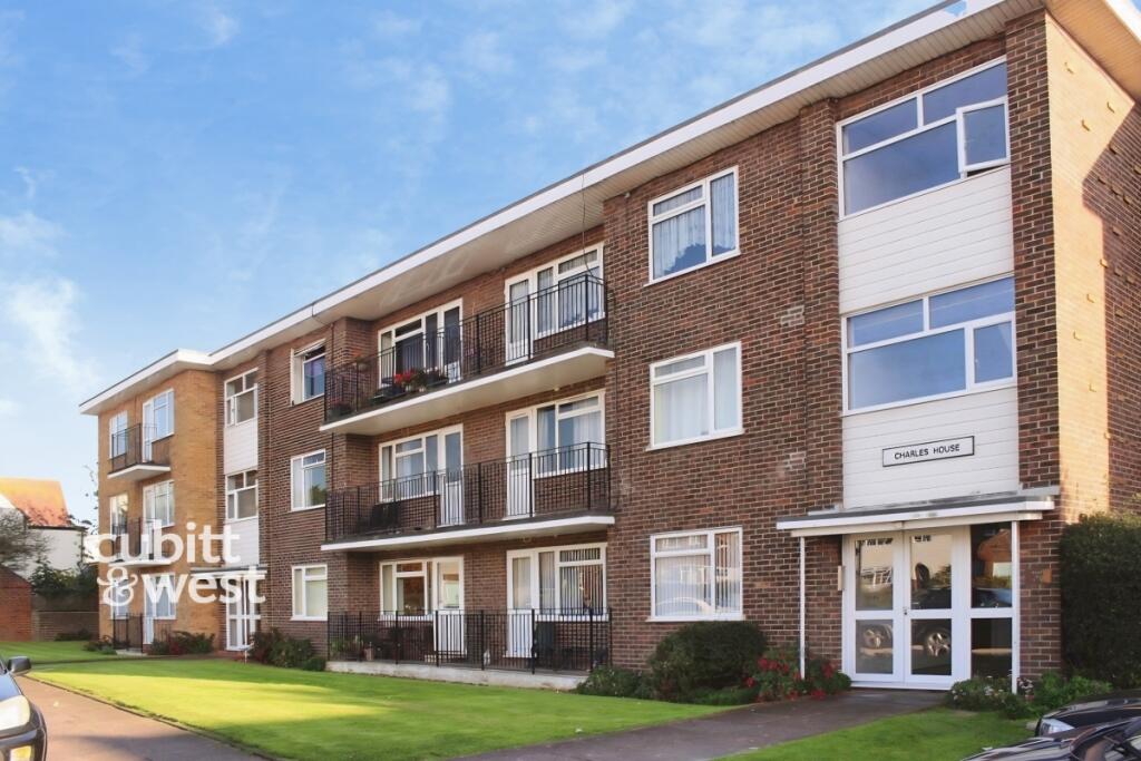 2 bed House (unspecified) for rent in Ferring. From Cubitt & West Residential Lettings - Bognor Regis 2 bed House (unspecified) for rent in Ferring. From Cubitt & West Residential Lettings - Bognor Regis
