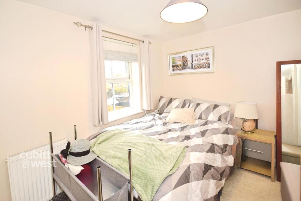 1 bed House Share for rent in Horley. From Cubitt & West Residential Lettings - Crawley