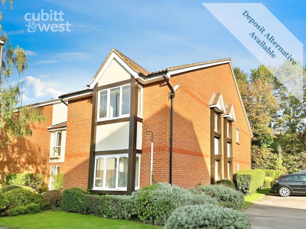 4 bed Studio for rent in Crawley. From Cubitt & West Residential Lettings - Crawley 4 bed Studio for rent in Crawley. From Cubitt & West Residential Lettings - Crawley