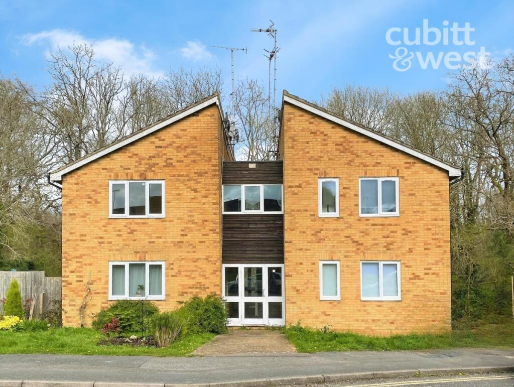 4 bed Studio for rent in East Grinstead. From Cubitt & West Residential Lettings - Crawley 4 bed Studio for rent in East Grinstead. From Cubitt & West Residential Lettings - Crawley