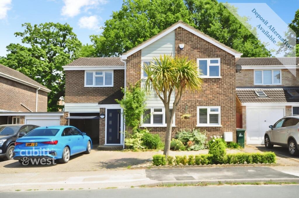 4 bed Link detached for rent in Copthorne. From Cubitt & West Residential Lettings - Crawley 4 bed Link detached for rent in Copthorne. From Cubitt & West Residential Lettings - Crawley