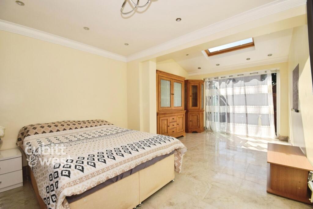 1 bed House Share for rent in Crawley. From Cubitt & West Residential Lettings - Crawley 1 bed House Share for rent in Crawley. From Cubitt & West Residential Lettings - Crawley