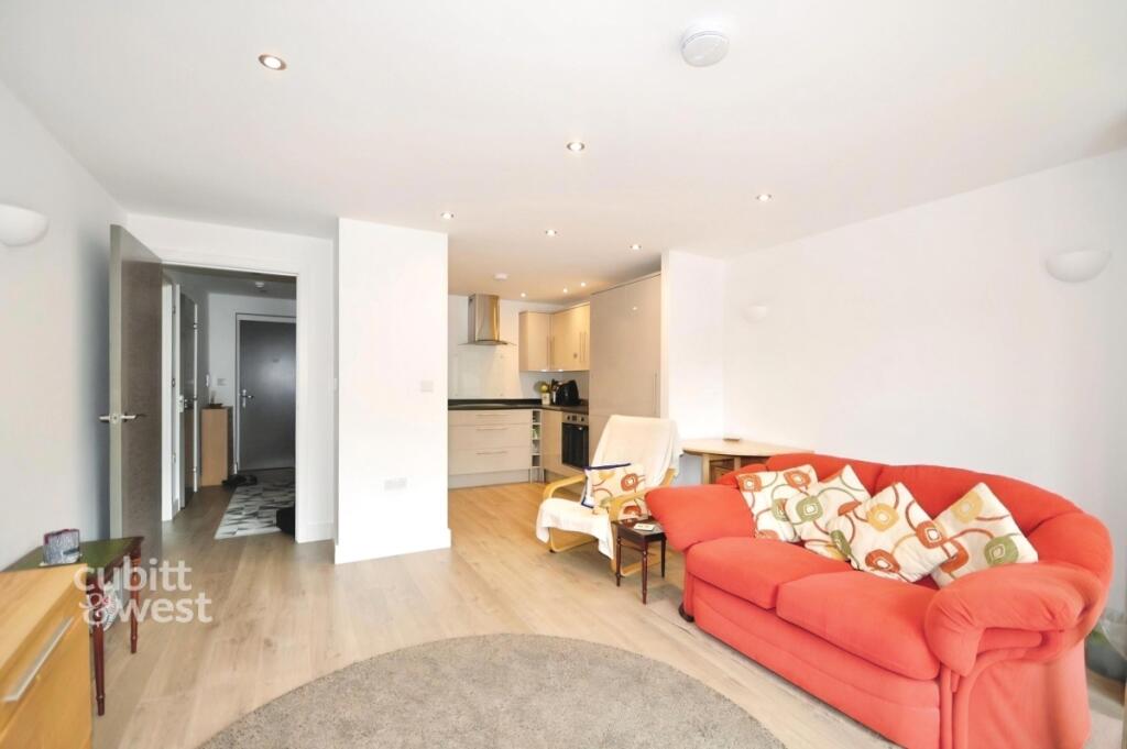 1 bed Apartment for rent in East Grinstead. From Cubitt & West Residential Lettings - Crawley 1 bed Apartment for rent in East Grinstead. From Cubitt & West Residential Lettings - Crawley