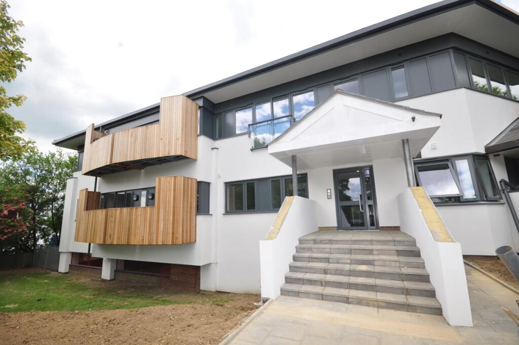 1 bed Duplex for rent in Tower Hill. From Cubitt & West Residential Lettings - Horsham