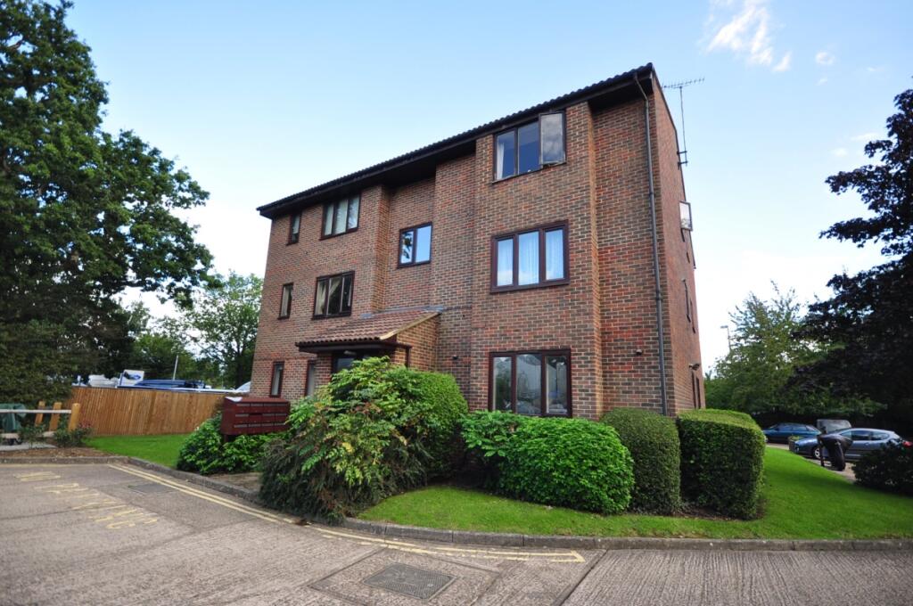 0 bed Studio for rent in Broadbridge Heath. From Cubitt & West Residential Lettings - Horsham 0 bed Studio for rent in Broadbridge Heath. From Cubitt & West Residential Lettings - Horsham