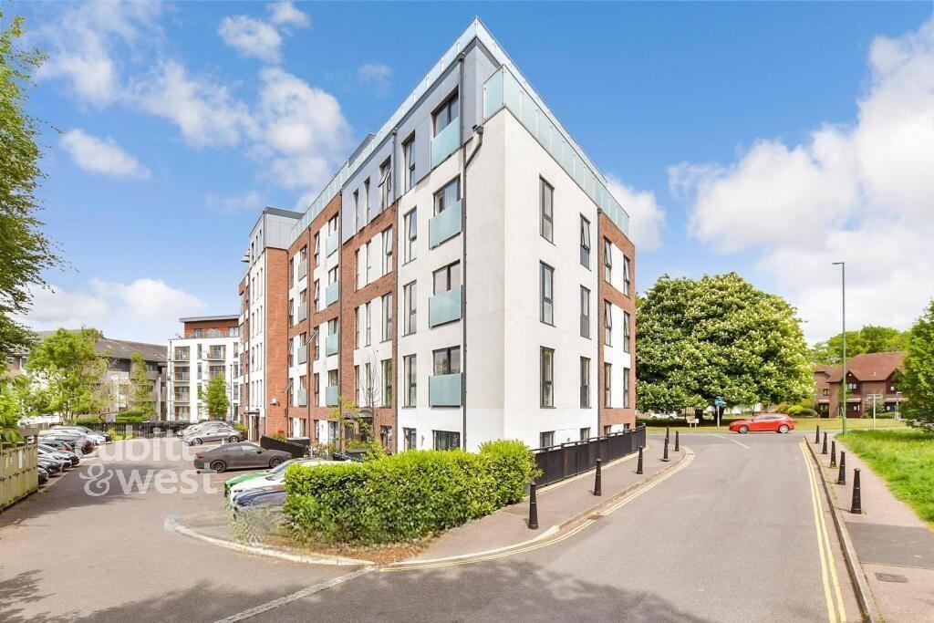 2 bed Apartment for rent in Tower Hill. From Cubitt & West Residential Lettings - Horsham 2 bed Apartment for rent in Tower Hill. From Cubitt & West Residential Lettings - Horsham