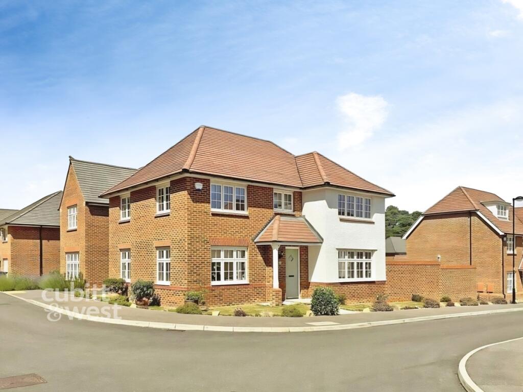 4 bed Detached for rent in Cuckfield. From Cubitt & West Residential Lettings - Horsham 4 bed Detached for rent in Cuckfield. From Cubitt & West Residential Lettings - Horsham