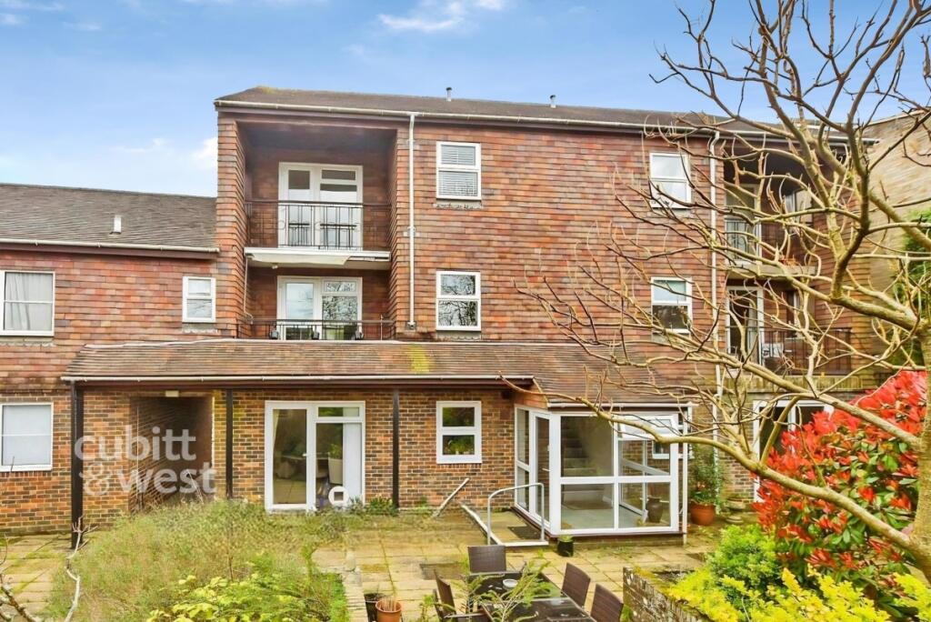4 bed Apartment for rent in Hassocks. From Cubitt & West Residential Lettings - Horsham